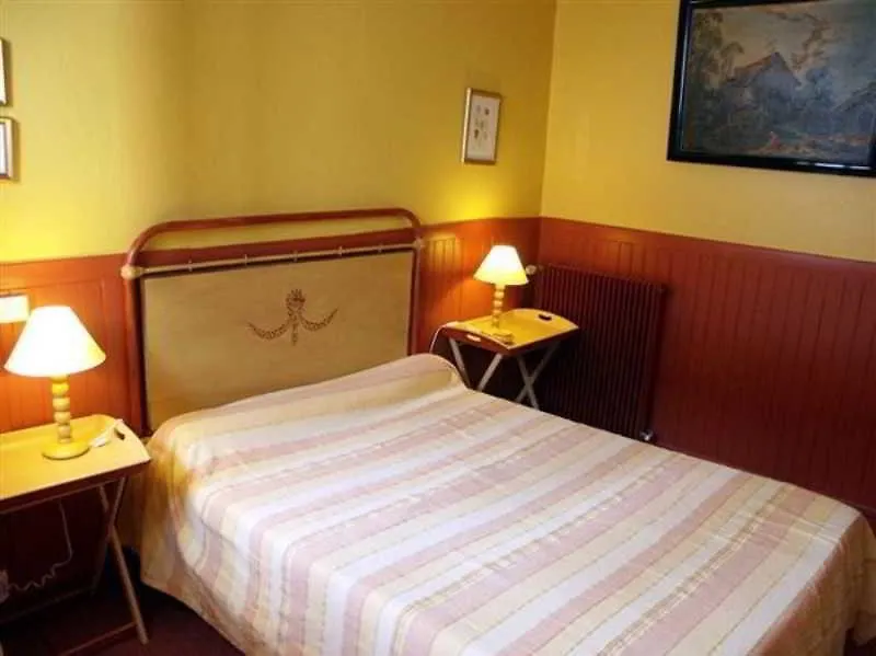 Hotel Des Arceaux Бейонн