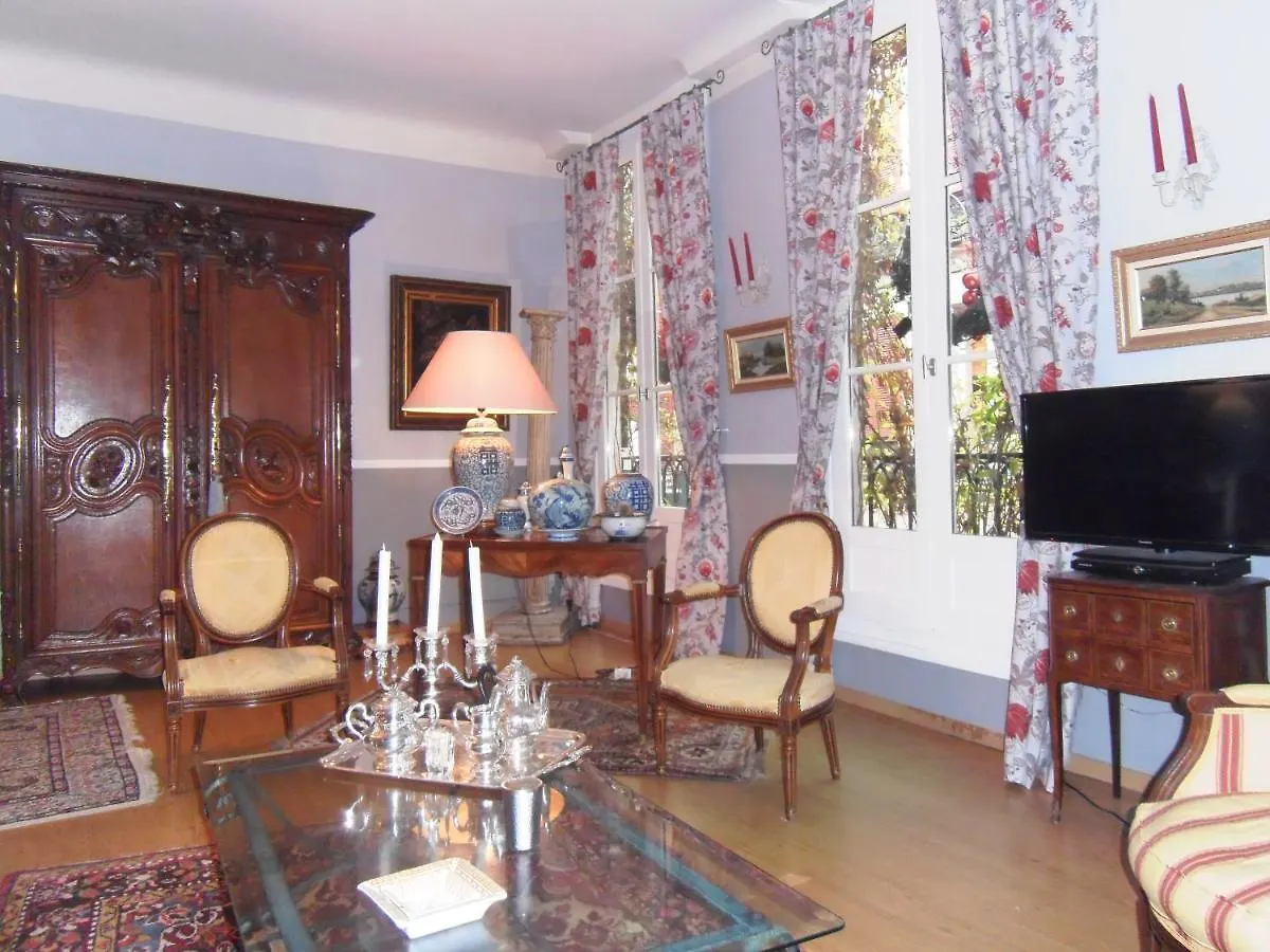 Hotel Des Arceaux Бейонн